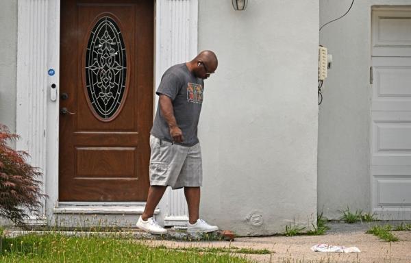 Bowman leaving his home in Yo<em></em>nkers on June 26, 2024 the day after suffering his double-digit loss.