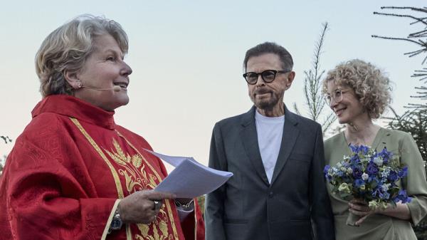 Abba’s Bjorn Ulvaeus marries partner in ceremony officiated by Sandi Toksvig