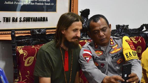 Separatist rebels release New Zealand pilot after 19 mo<em></em>nths captive in Papua